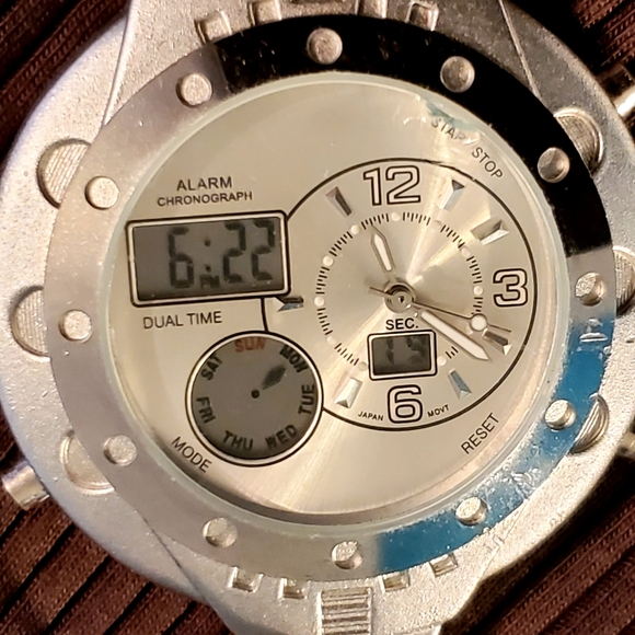 Silvertone  Analog-Digital Key Ring Clip-On - Picture 5 of 9